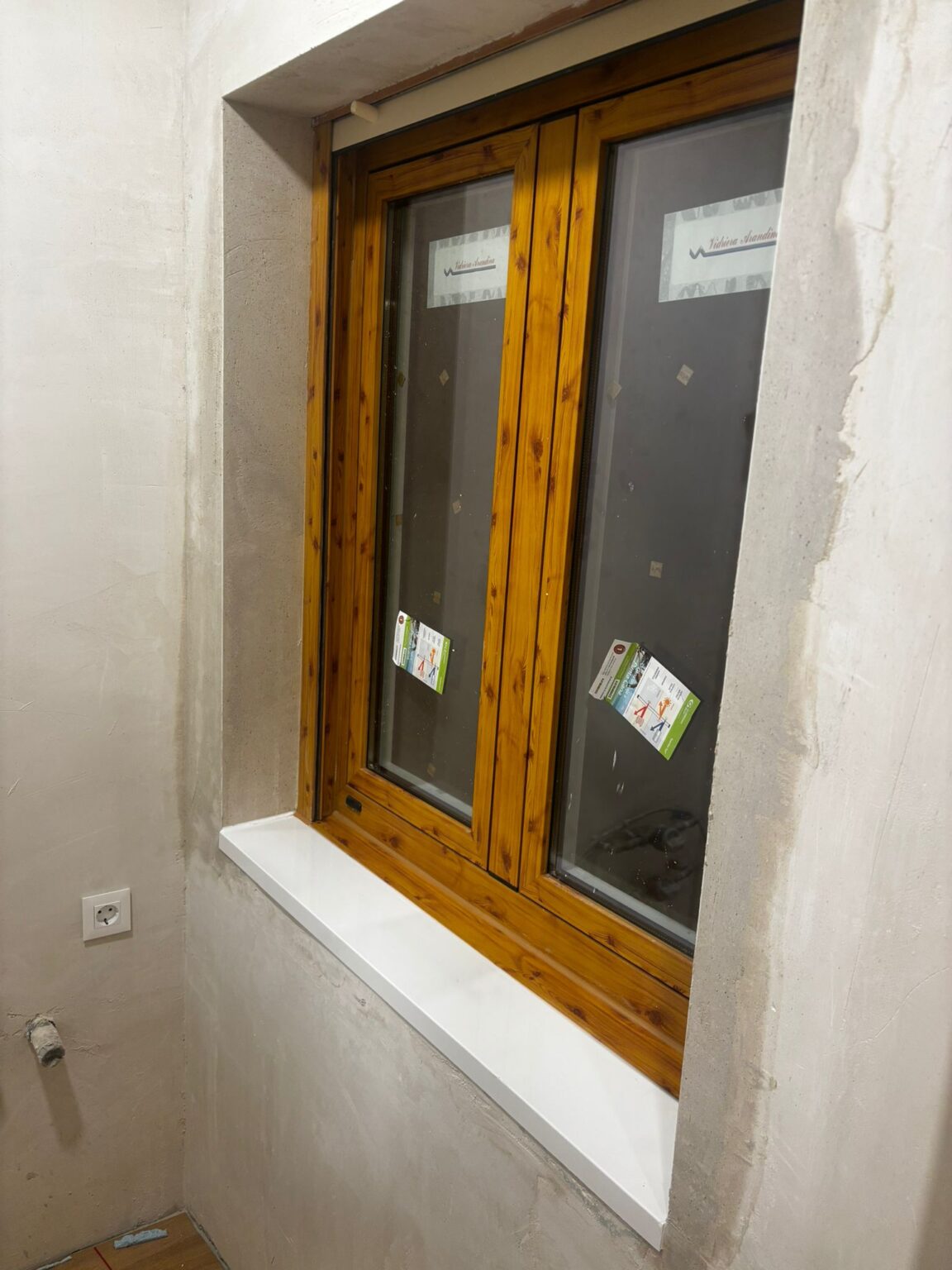 Exposición de ventanas y cerramientos de alta calidad en Guadalajara Davisan