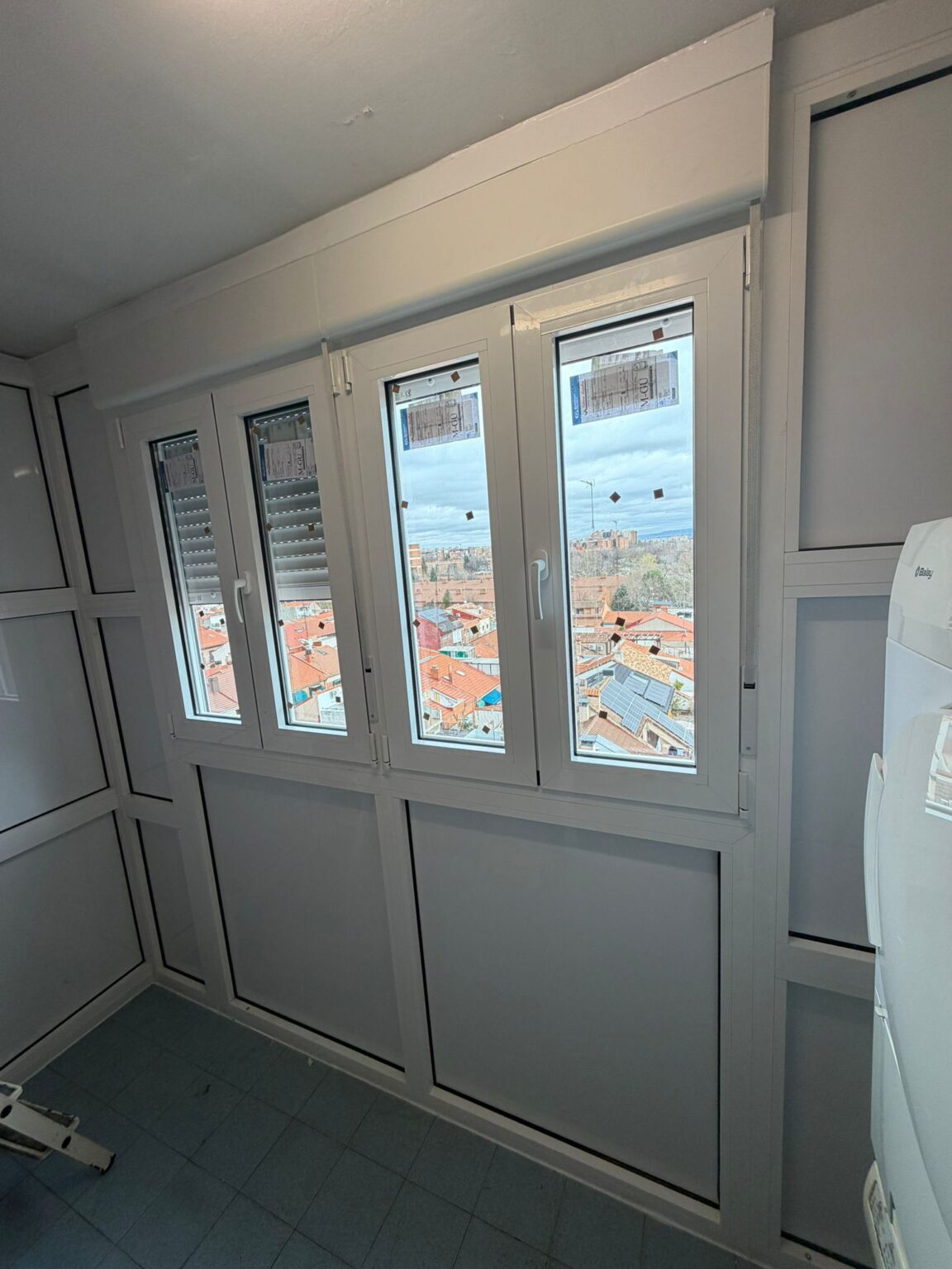 Fabricación de ventanas de aluminio para locales y oficinas en Guadalajara